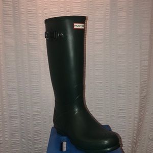 green huntress boots